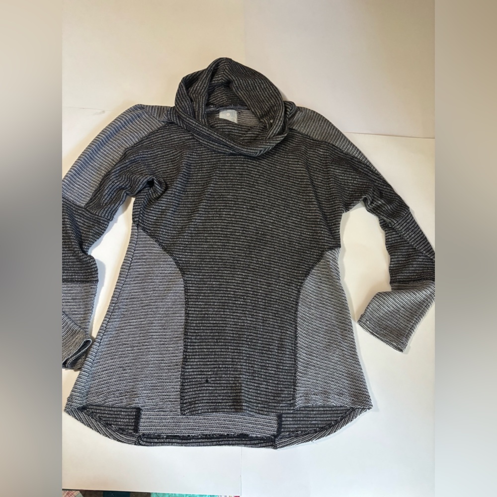 Sunday Lulu-B Two-Tone Gray Cowl Neck Sweater